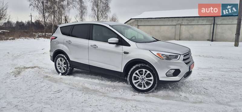 Внедорожник / Кроссовер Ford Escape 2017 в Дубно