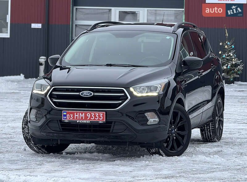 Позашляховик / Кросовер Ford Escape 2017 в Дубні