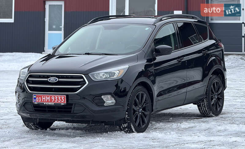 Позашляховик / Кросовер Ford Escape 2017 в Дубні