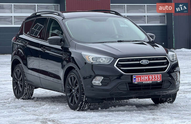 Позашляховик / Кросовер Ford Escape 2017 в Дубні