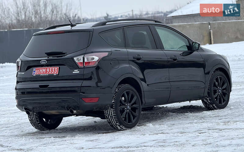 Позашляховик / Кросовер Ford Escape 2017 в Дубні