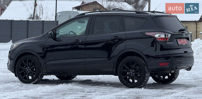 Позашляховик / Кросовер Ford Escape 2017 в Дубні