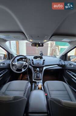 Внедорожник / Кроссовер Ford Escape 2015 в Долине