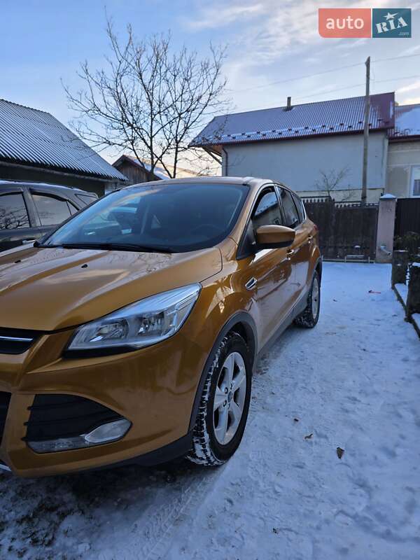 Позашляховик / Кросовер Ford Escape 2015 в Долині