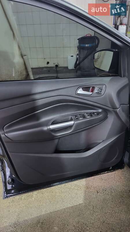 Внедорожник / Кроссовер Ford Escape 2013 в Лубнах