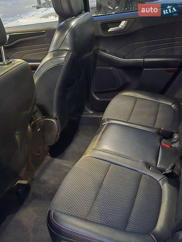 Внедорожник / Кроссовер Ford Escape 2023 в Киеве