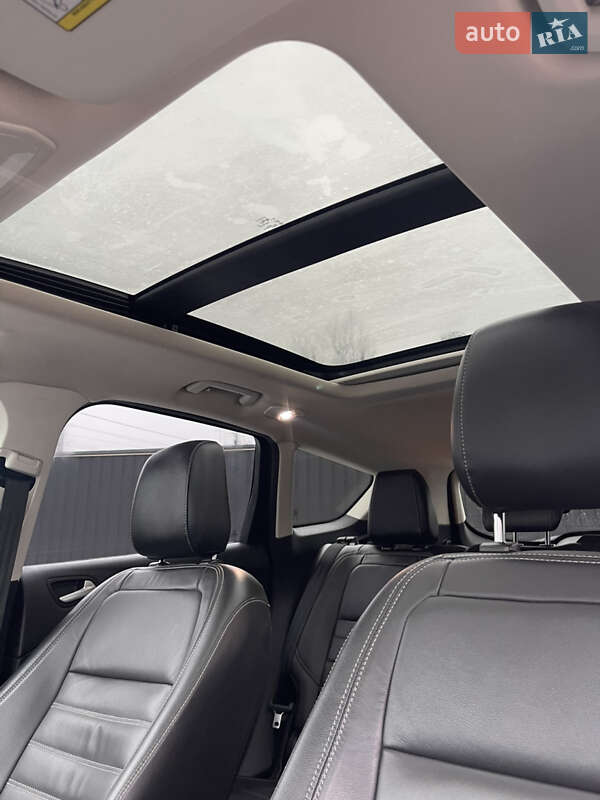 Позашляховик / Кросовер Ford Escape 2017 в Чернівцях