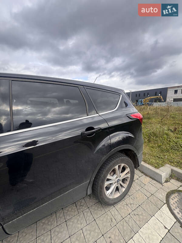 Внедорожник / Кроссовер Ford Escape 2019 в Львове