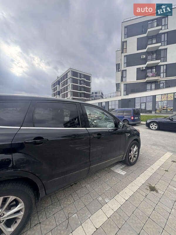 Внедорожник / Кроссовер Ford Escape 2019 в Львове