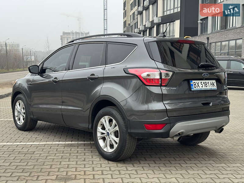 Внедорожник / Кроссовер Ford Escape 2018 в Хмельницком