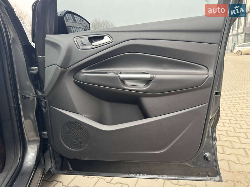 Внедорожник / Кроссовер Ford Escape 2018 в Хмельницком