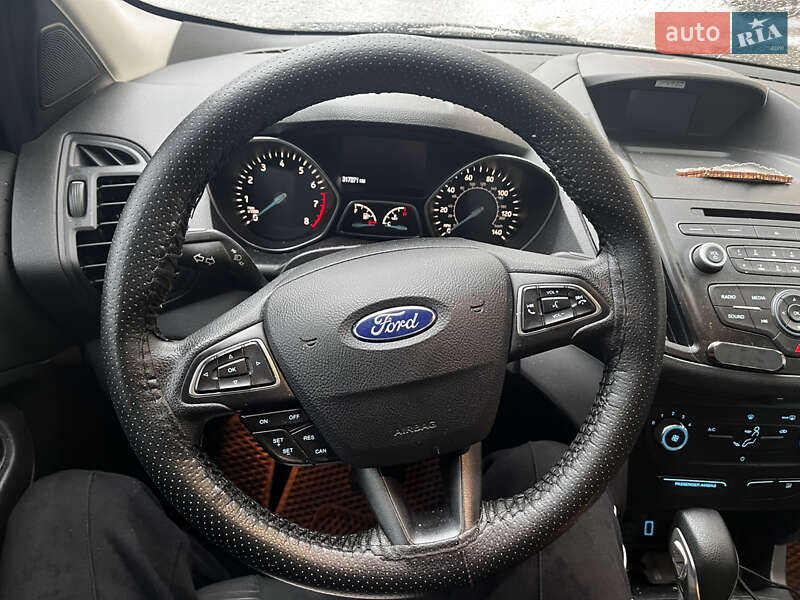 Внедорожник / Кроссовер Ford Escape 2016 в Обухове