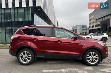 Позашляховик / Кросовер Ford Escape 2017 в Одесі