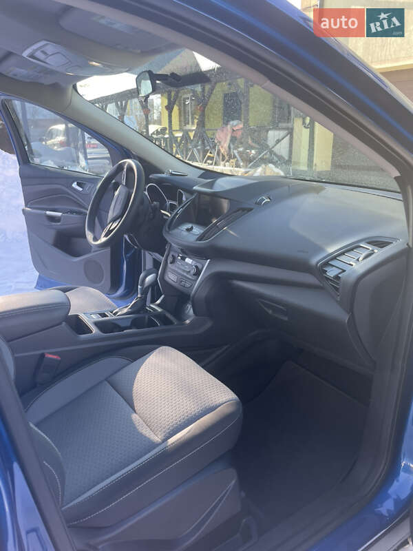 Внедорожник / Кроссовер Ford Escape 2018 в Ивано-Франковске