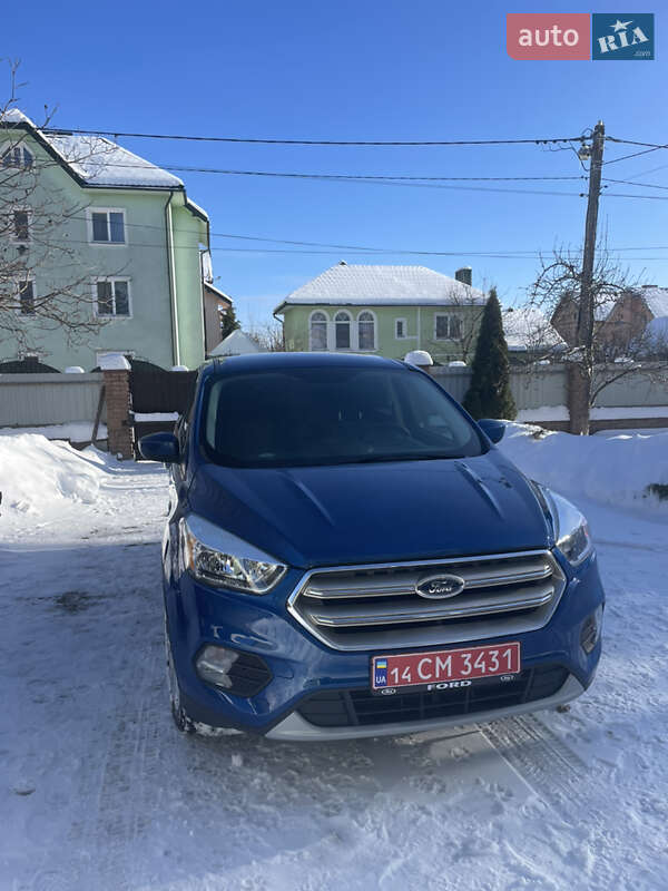 Внедорожник / Кроссовер Ford Escape 2018 в Ивано-Франковске