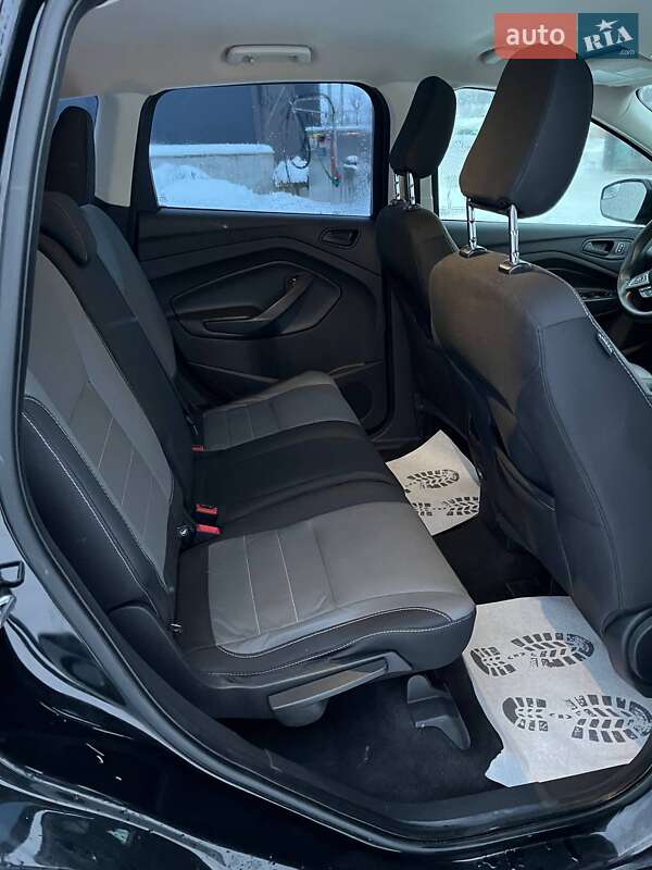 Внедорожник / Кроссовер Ford Escape 2017 в Львове