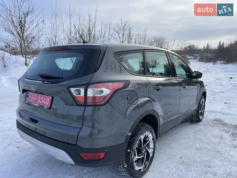 Позашляховик / Кросовер Ford Escape 2017 в Рівному