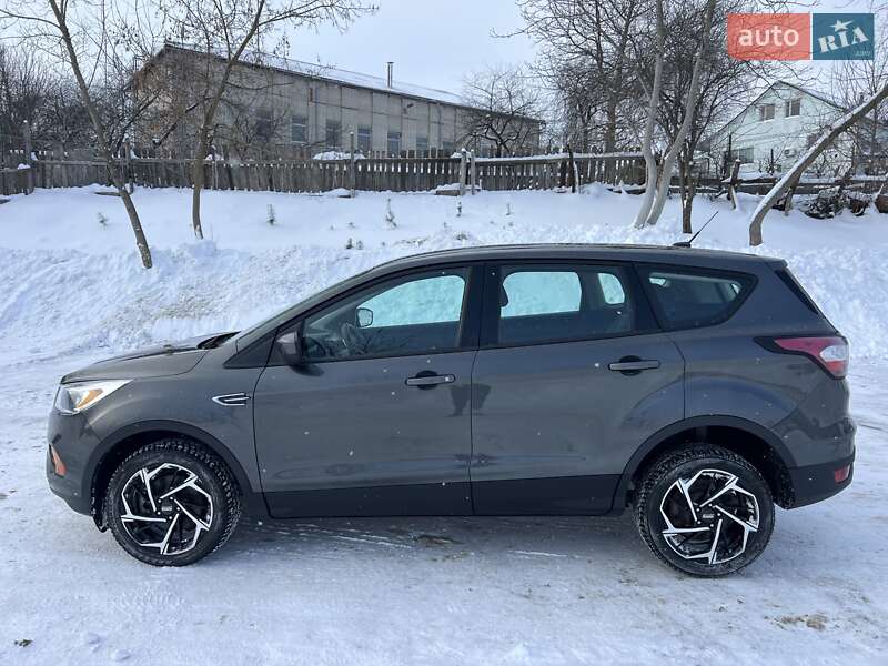 Позашляховик / Кросовер Ford Escape 2017 в Рівному