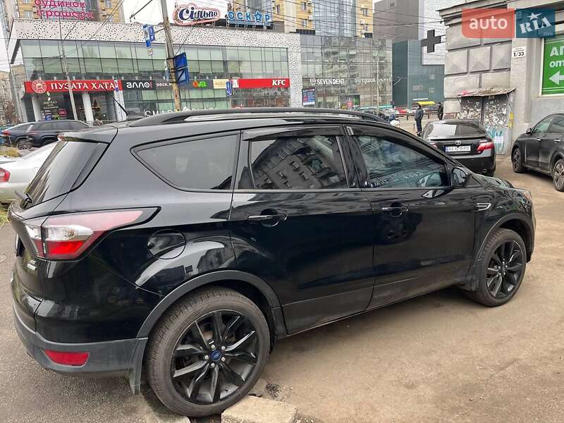 Внедорожник / Кроссовер Ford Escape 2018 в Киеве