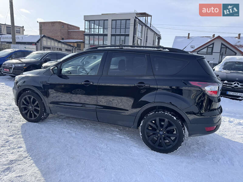 Внедорожник / Кроссовер Ford Escape 2018 в Ивано-Франковске