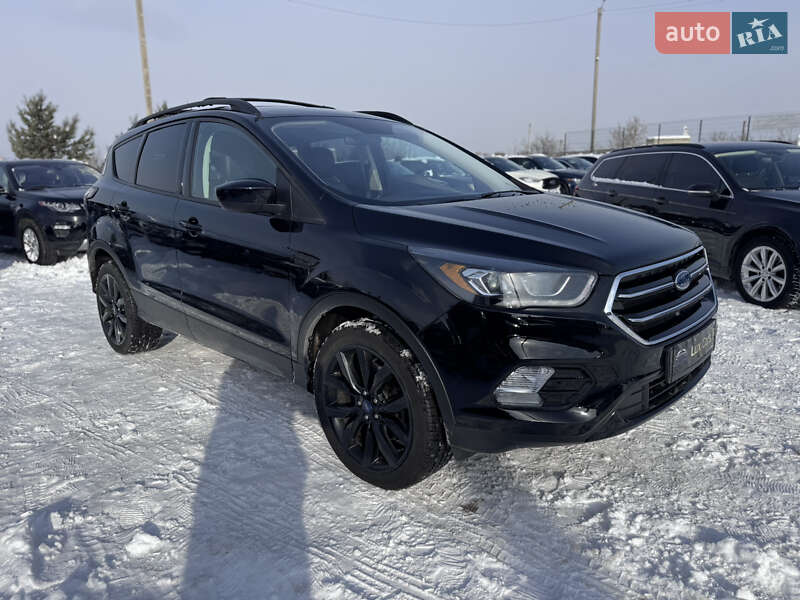 Внедорожник / Кроссовер Ford Escape 2018 в Ивано-Франковске
