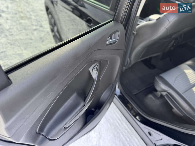 Внедорожник / Кроссовер Ford Escape 2018 в Ивано-Франковске