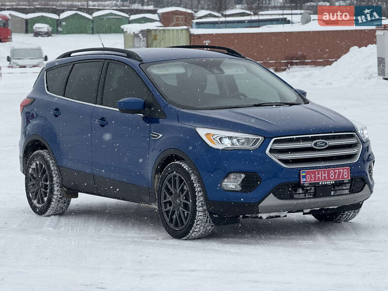 Позашляховик / Кросовер Ford Escape 2019 в Рівному