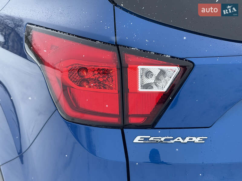 Позашляховик / Кросовер Ford Escape 2019 в Рівному