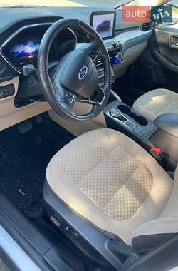 Внедорожник / Кроссовер Ford Escape 2019 в Золочеве