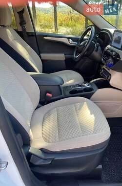 Внедорожник / Кроссовер Ford Escape 2019 в Золочеве