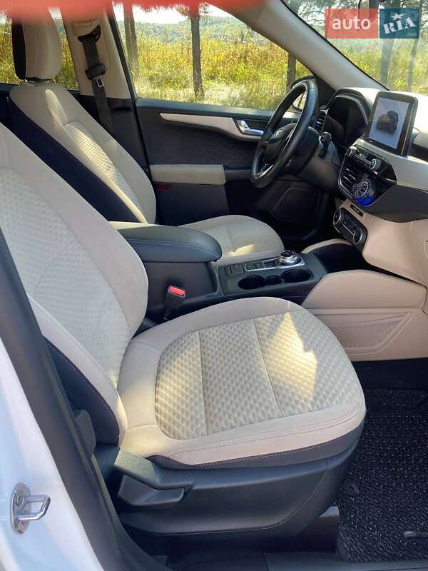 Внедорожник / Кроссовер Ford Escape 2019 в Львове