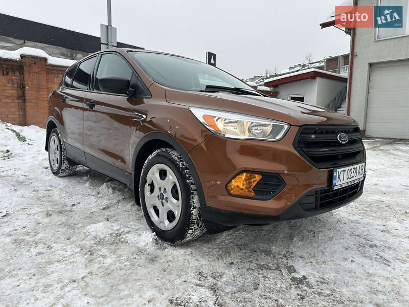 Внедорожник / Кроссовер Ford Escape 2017 в Снятине