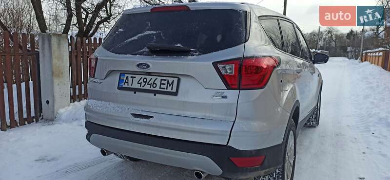 Внедорожник / Кроссовер Ford Escape 2019 в Ивано-Франковске