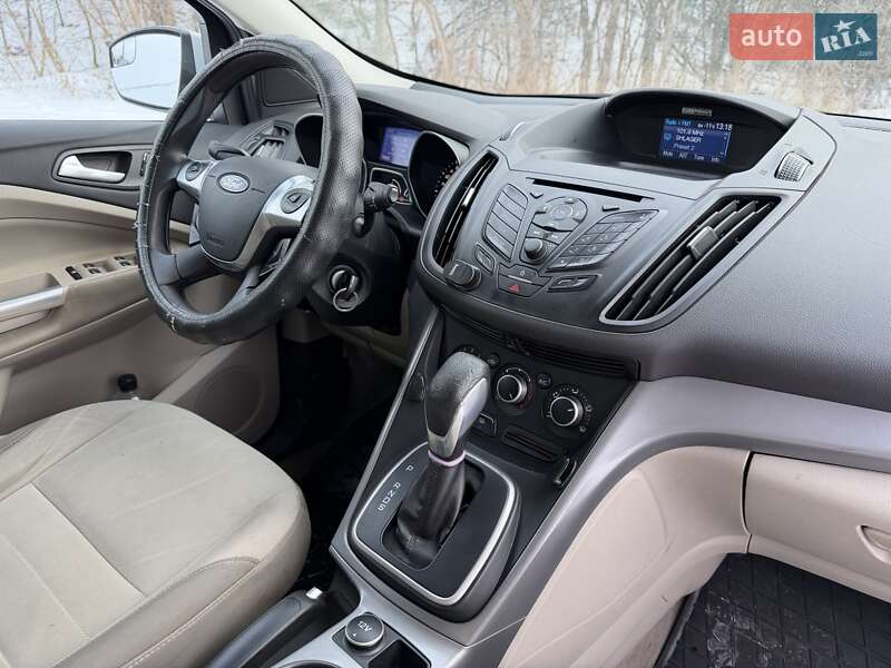 Внедорожник / Кроссовер Ford Escape 2012 в Каменском