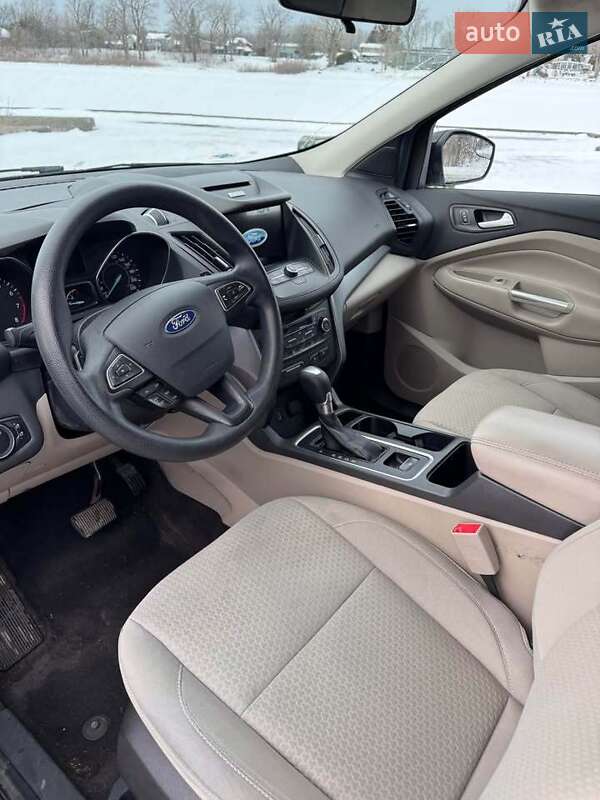 Внедорожник / Кроссовер Ford Escape 2017 в Виннице