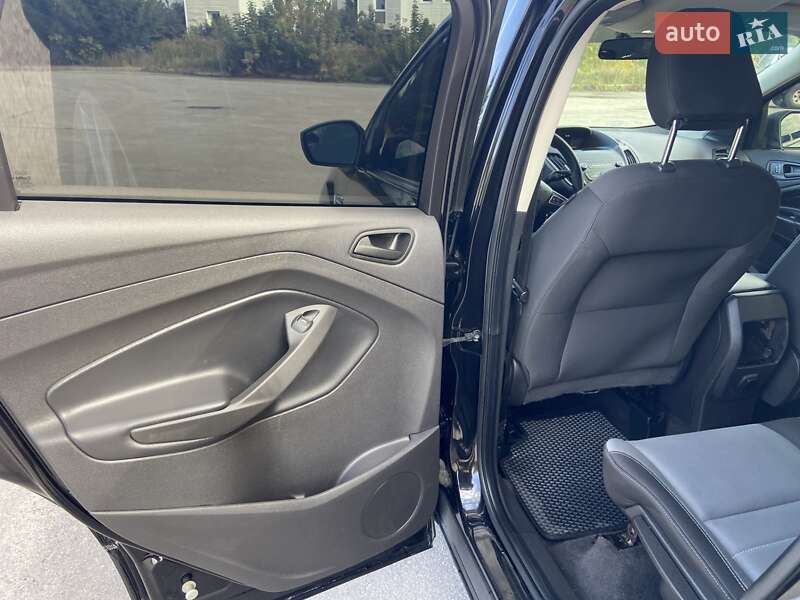 Внедорожник / Кроссовер Ford Escape 2019 в Ровно