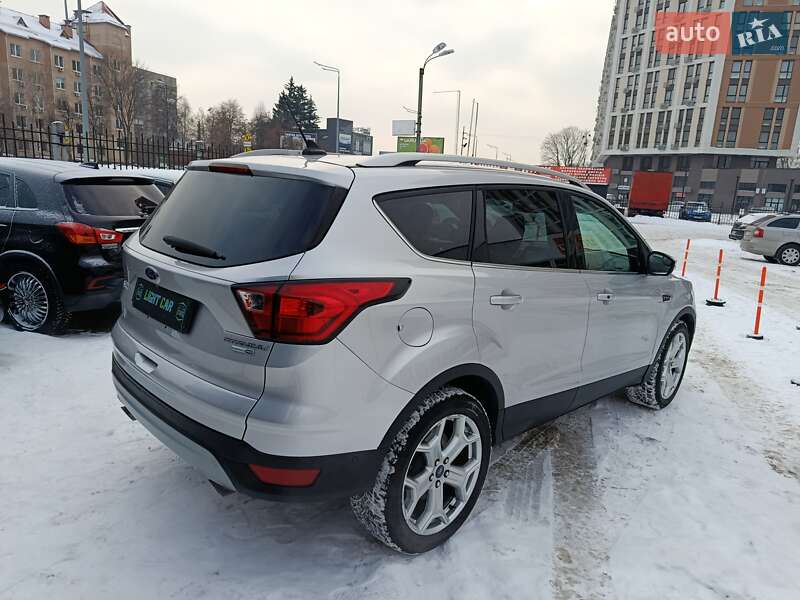 Внедорожник / Кроссовер Ford Escape 2018 в Броварах
