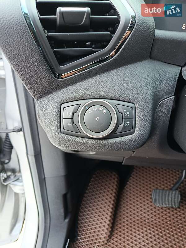 Внедорожник / Кроссовер Ford Escape 2018 в Броварах