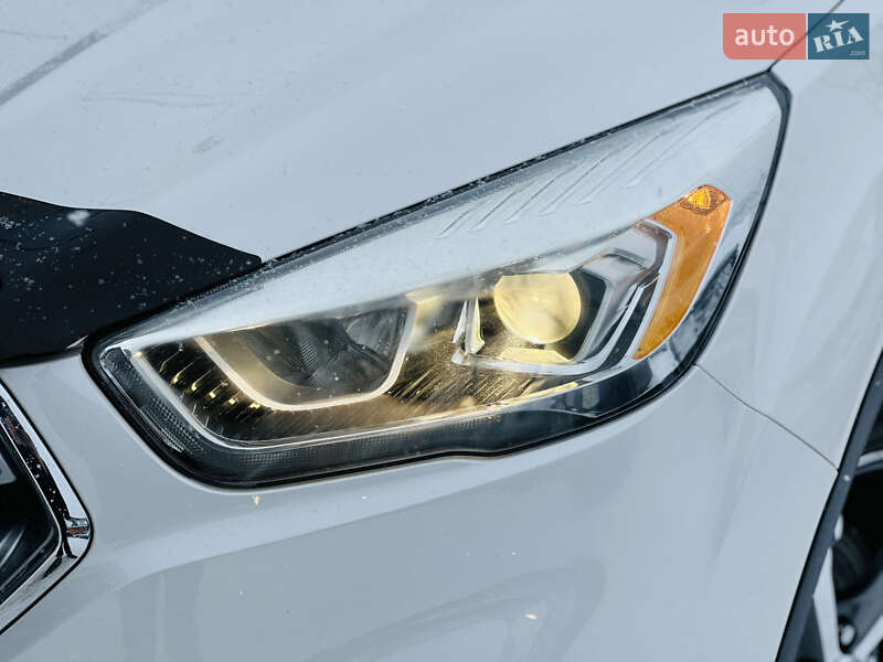 Позашляховик / Кросовер Ford Escape 2016 в Харкові