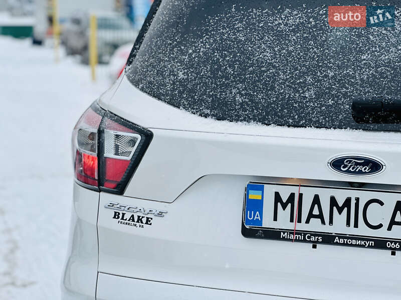 Позашляховик / Кросовер Ford Escape 2016 в Харкові