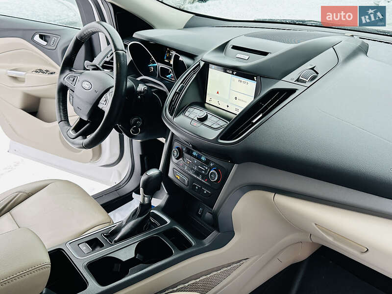 Позашляховик / Кросовер Ford Escape 2016 в Харкові