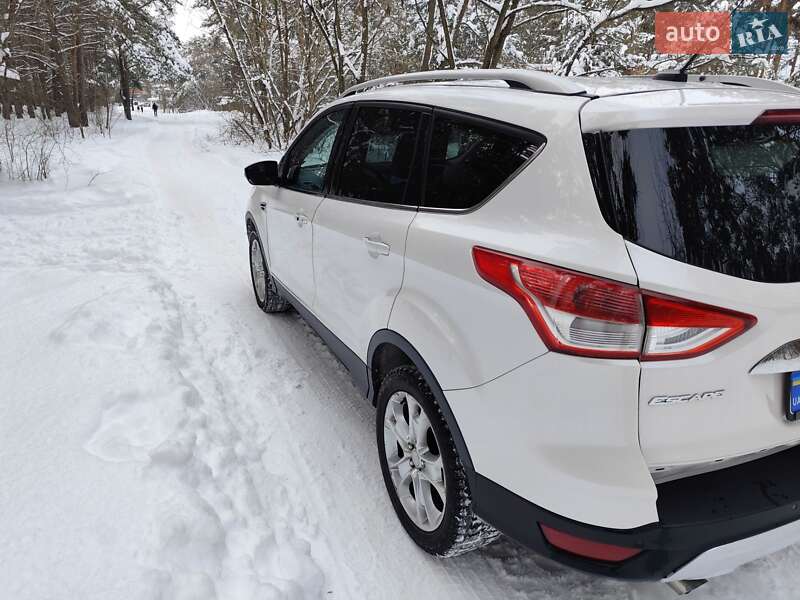 Внедорожник / Кроссовер Ford Escape 2016 в Вараше