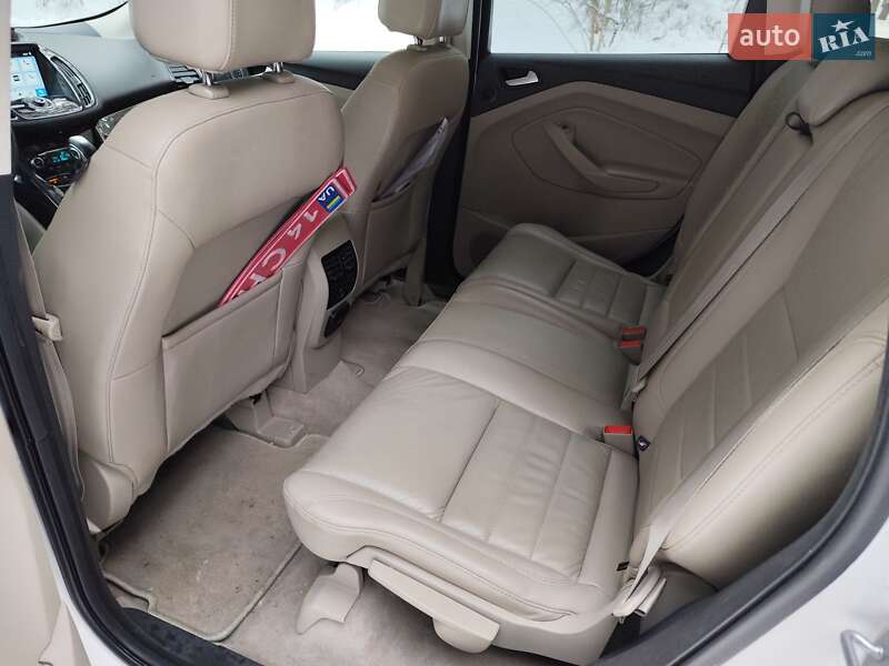 Внедорожник / Кроссовер Ford Escape 2016 в Вараше