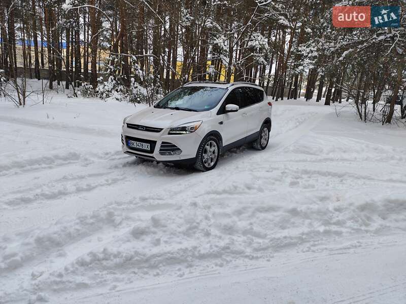 Внедорожник / Кроссовер Ford Escape 2016 в Вараше