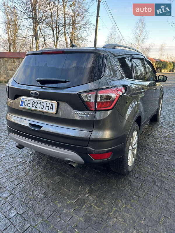 Позашляховик / Кросовер Ford Escape 2017 в Чернівцях