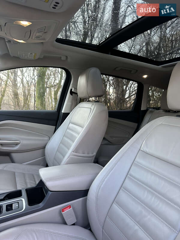 Позашляховик / Кросовер Ford Escape 2017 в Чернівцях