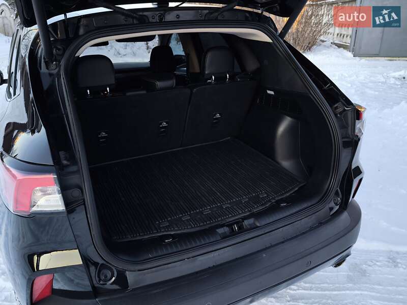 Позашляховик / Кросовер Ford Escape 2020 в Івано-Франківську