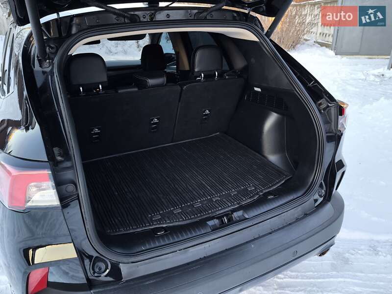 Позашляховик / Кросовер Ford Escape 2020 в Івано-Франківську