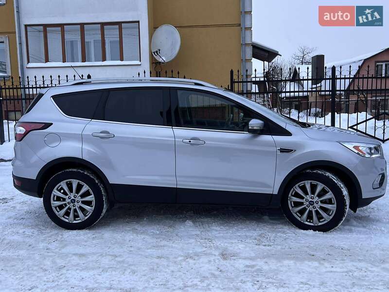 Позашляховик / Кросовер Ford Escape 2018 в Луцьку