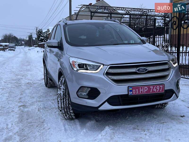 Позашляховик / Кросовер Ford Escape 2018 в Луцьку